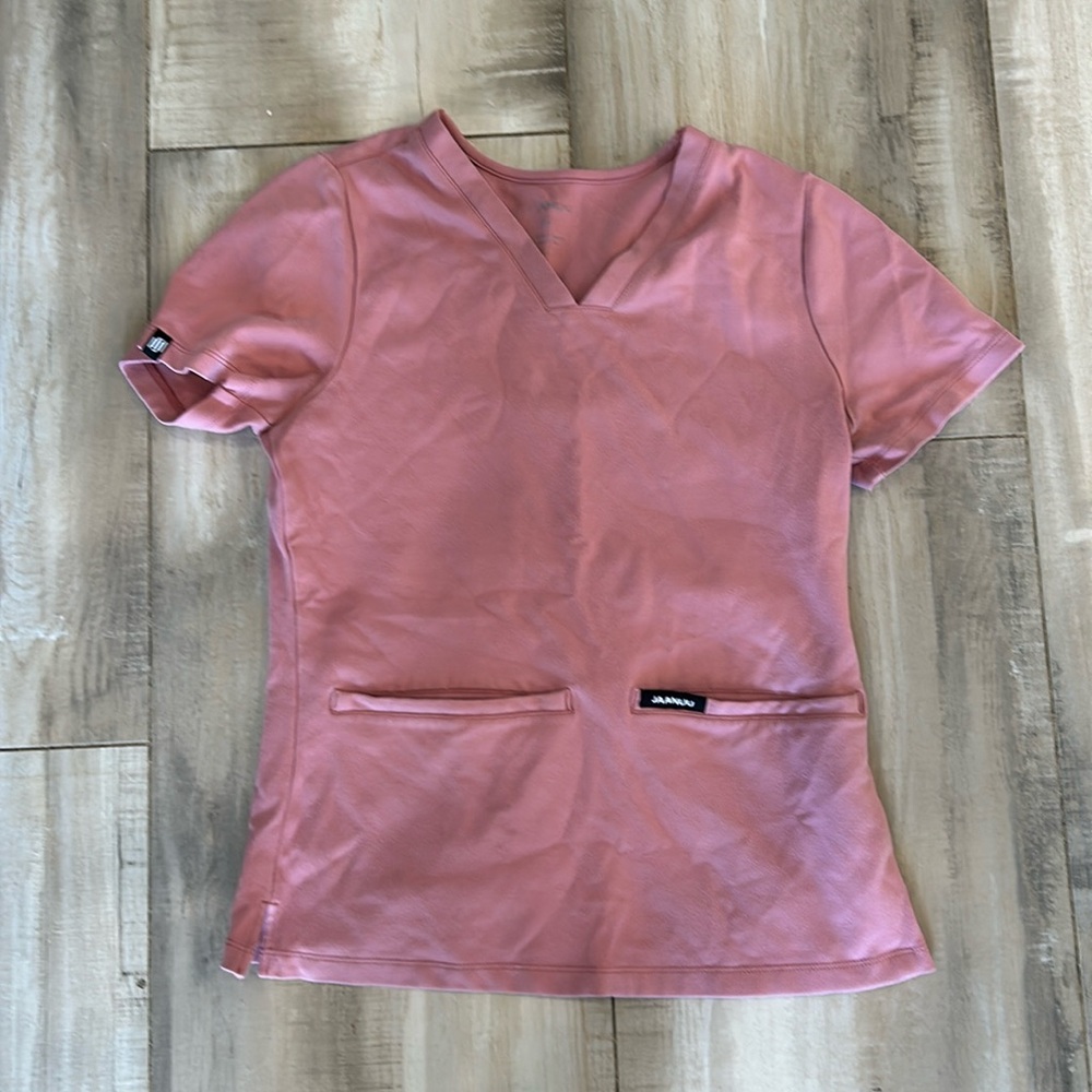 XS Jaanuu scrub top